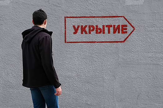 Жители российского города сообщили о взрывах и вспышках в небе