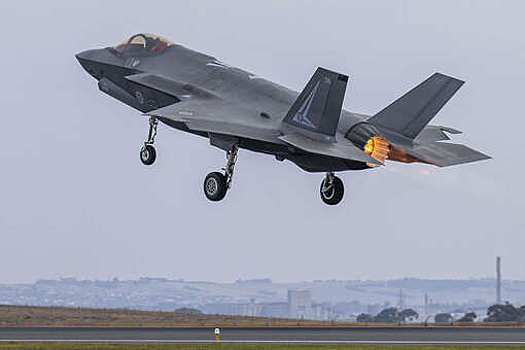 Взлетевший в Польше американский истребитель F-35 может быть без радиосвязи