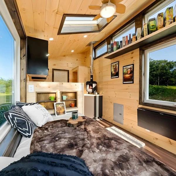 Холостяцкая берлога: взгляните на маленький дом-прицеп Little Lodge родом из США