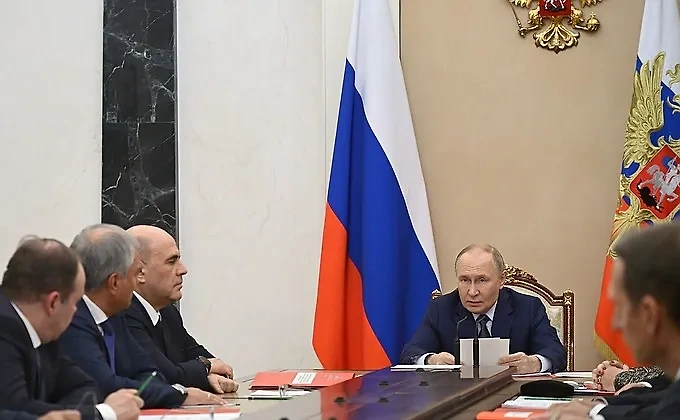 Кремль опубликовал полное видео заявления Путина о ДСНВ на Совбезе