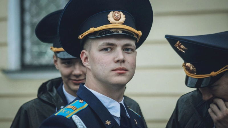 Мальчикам &mdash; в вузы, девочкам &mdash; рожать: государство режет право россиян на обучение