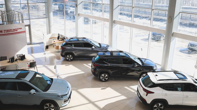Никто не хочет покупать Lada Vesta. Причины обвала продаж у АвтоВАЗа в августе-2025