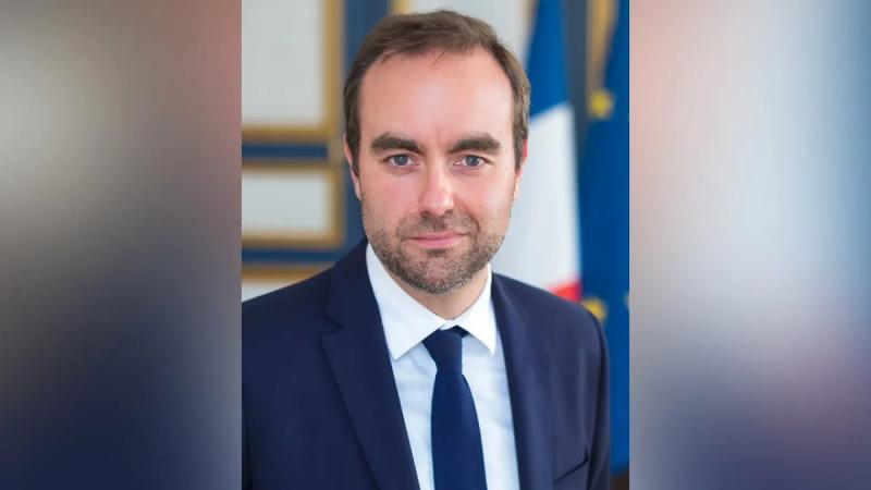 Новым премьером Франции стал министр вооружённых сил страны Лекорню