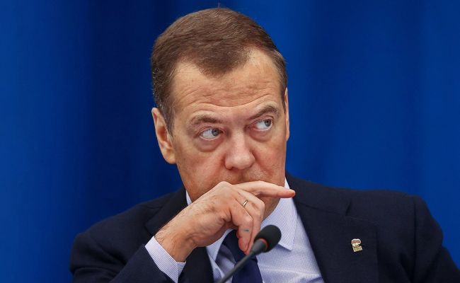 Опасные микробы и&nbsp;растения: Медведев предупредил о&nbsp;новом способе биологической борьбы
