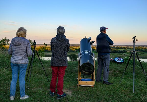 Полное лунное затмение наблюдали в воскресенье жители Земли (фото)