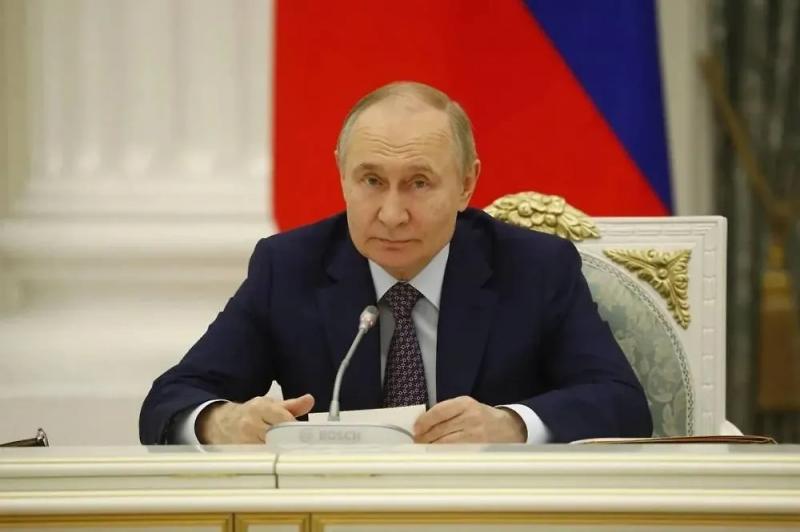 Путин посмертно наградил троих сотрудников скорой из Ярославской области