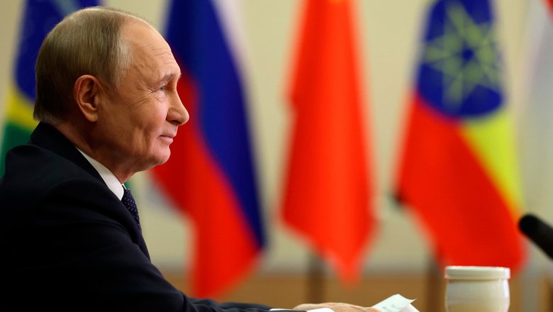 Путин рассказал о вере в будущее без &laquo;погруженных в киберпространство эгоистов&raquo;