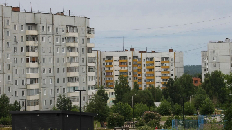 Семейным &mdash; покупать, а бездетным &mdash; ждать два года. Рынок недвижимости осенью-2025