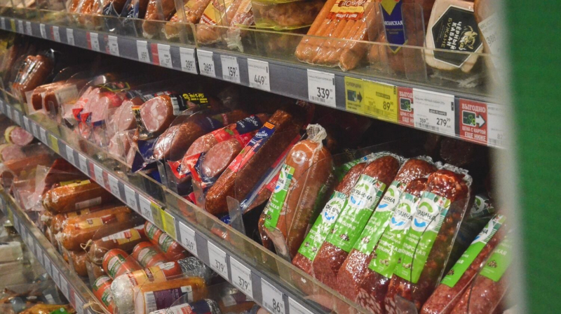 Скрытая инфляция уже в магазинах: мясо, рыба и яблоки бьют рекорды цен