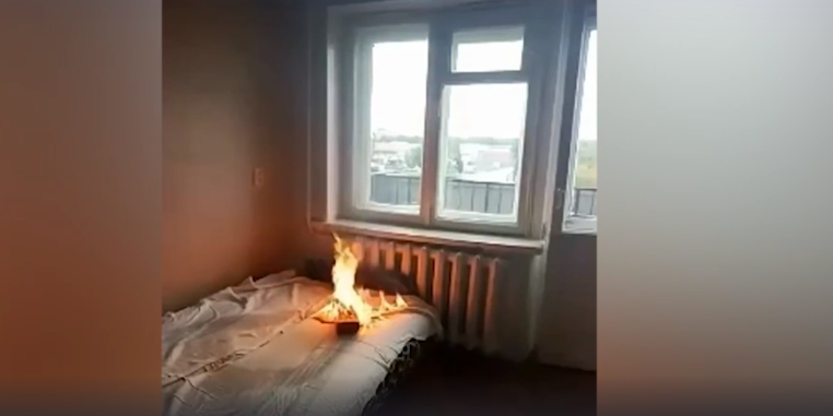 Ты зачем это сделала? Студентка из Татарстана подожгла собственную кровать и едва не спалила соседей