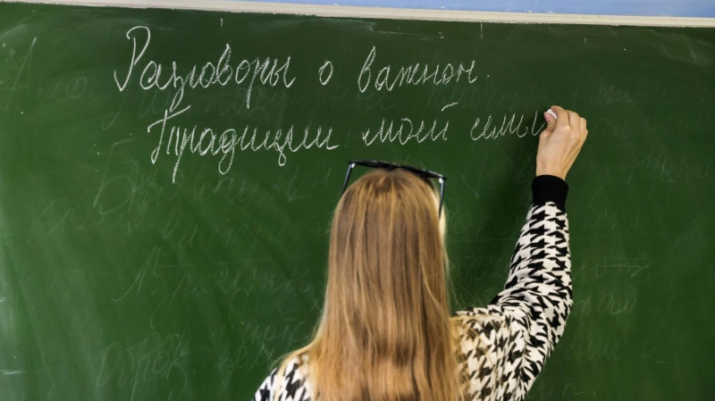 За &laquo;Разговоры&raquo; оценки не ставят. Как в российских школах воспитывают патриотов?