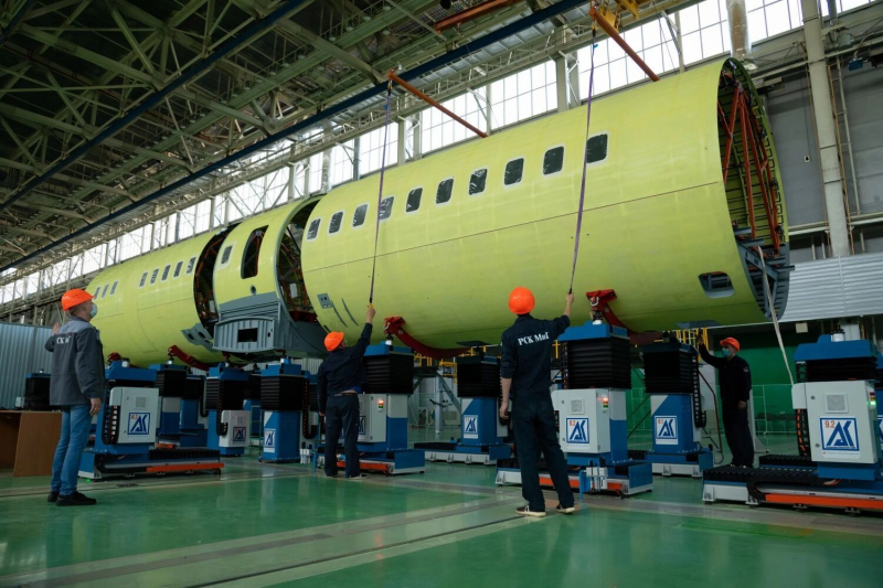 Авиахлам уносит жизни, а новые самолеты все не взлетают. Что творится с авиацией?