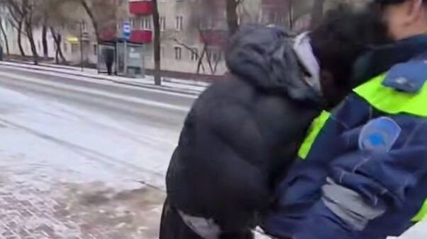 &laquo;Честь мундира&raquo; за копейки: сколько стоит ударить полицейского в России?