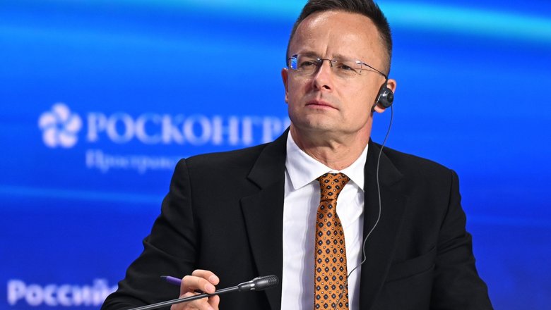 Главы МИД стран ЕС хотят сорвать переговоры России и США, заявил Сийярто