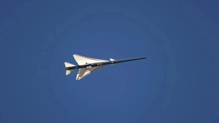 Х-59 взмывает в небо: экспериментальный сверхзвуковой самолет NASA совершил первый полет (ВИДЕО)