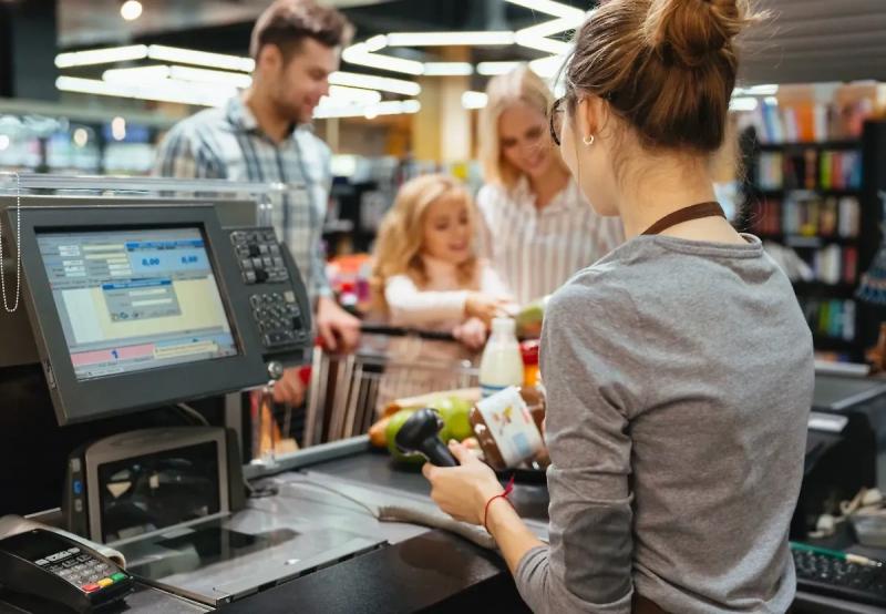 Известия: С ноября в магазинах начнут проверять возраст по биометрии