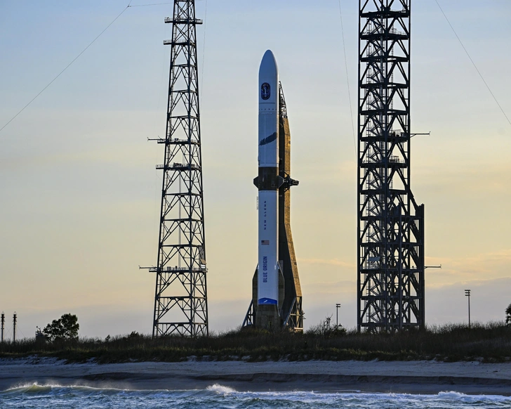Компания Blue Origin провела огневые испытания двигателей ракеты-носителя New Glenn в преддверии запуска миссии ESCAPADE к Марсу (ВИДЕО)