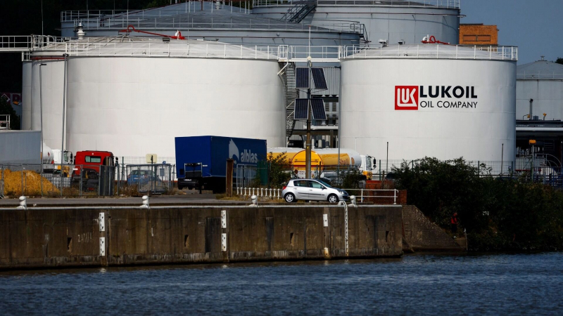 Кто купит российскую нефть? Как изменится мировой рынок после новых санкций США
