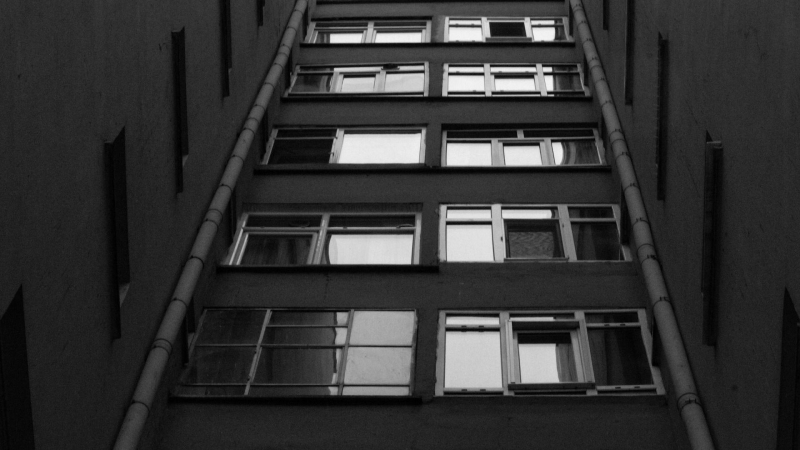 &laquo;Квадрат&raquo; на вторичном рынке Петербурга опять подрожал