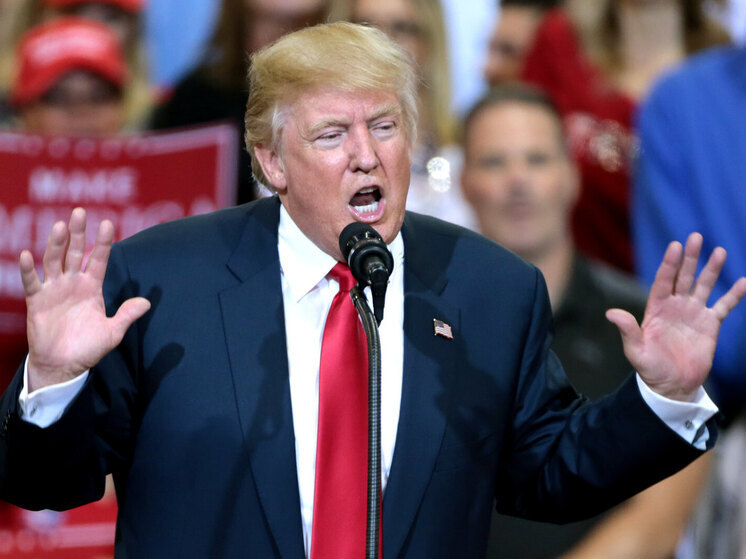&laquo;Нам не нужно лететь на 8000 миль&raquo;: Трамп пригрозил РФ ядерной подлодкой в ответ на испытание &laquo;Буревестника&raquo;