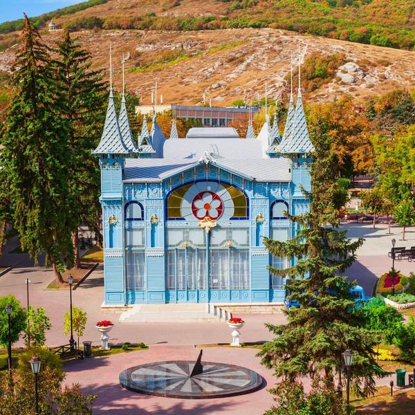 Настала очередь &laquo;фиолетовенькой&raquo;: россияне выбирают новый дизайн банкноты 500 рублей