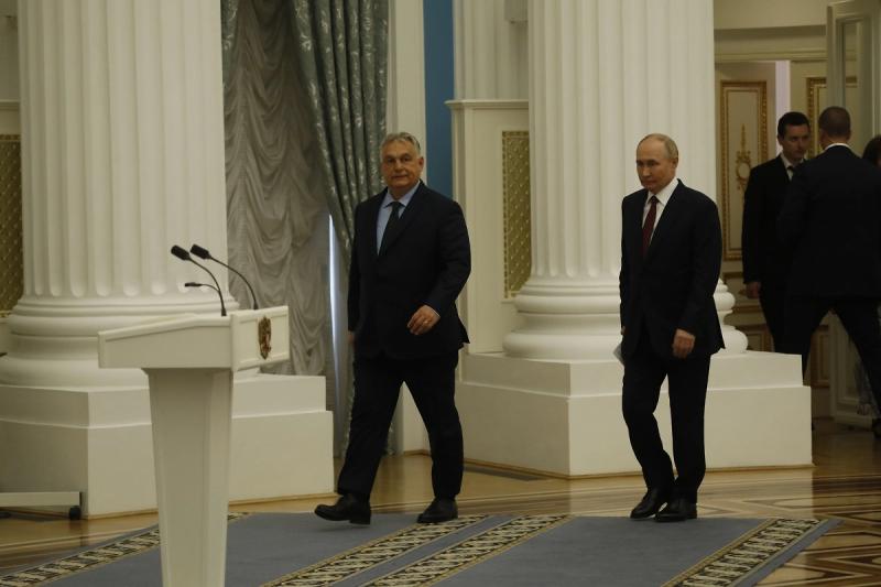 Орбан намерен созвониться с Путиным 17 октября