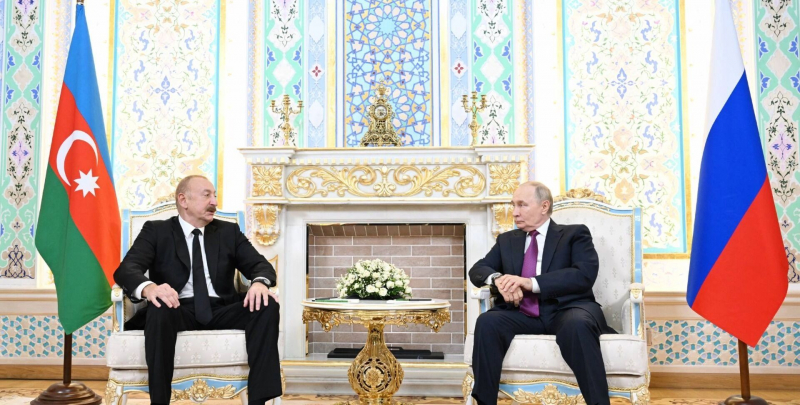 Отработала ПВО: Путин назвал причины катастрофы самолета AZAL