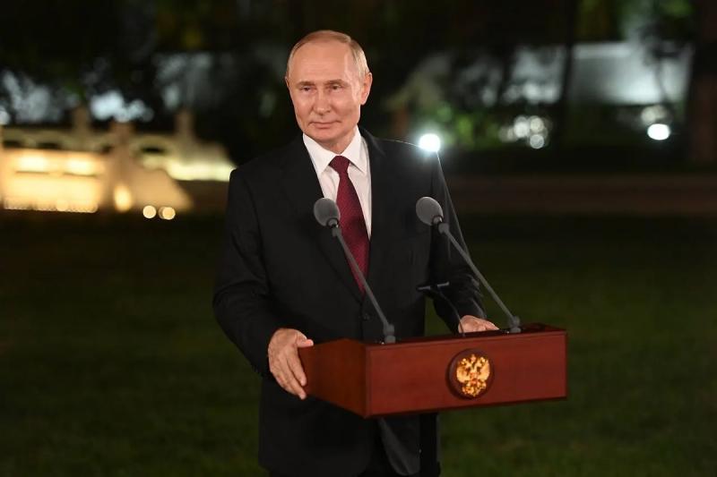 Путин присвоил почётные наименования &laquo;гвардейский&raquo; трём полкам за мужество и отвагу