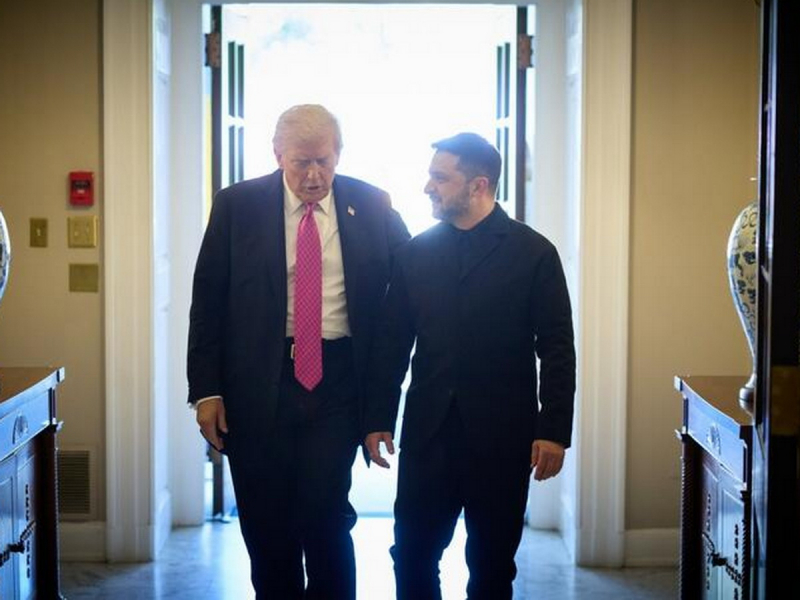 &laquo;Путин вас уничтожит&raquo;: Трамп на встрече кричал на Зеленского, требуя отдать Донбасс, и сбросил со стола карты боевых действий &mdash; FT