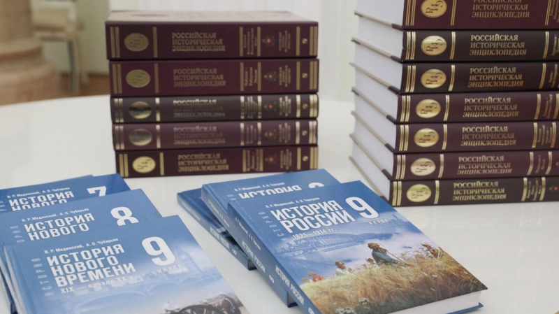 Российских учителей заново научат преподавать школьникам историю &laquo;по Мединскому&raquo;