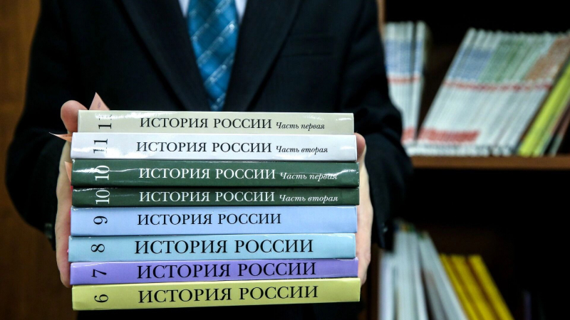 Российских учителей заново научат преподавать школьникам историю &laquo;по Мединскому&raquo;