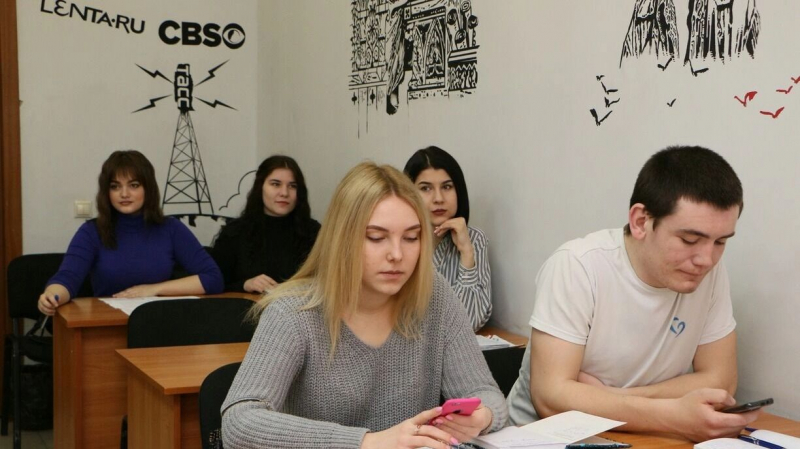 Двоечникам &mdash; не место в вузах: россияне предлагают поднять порог по ЕГЭ до 60 баллов