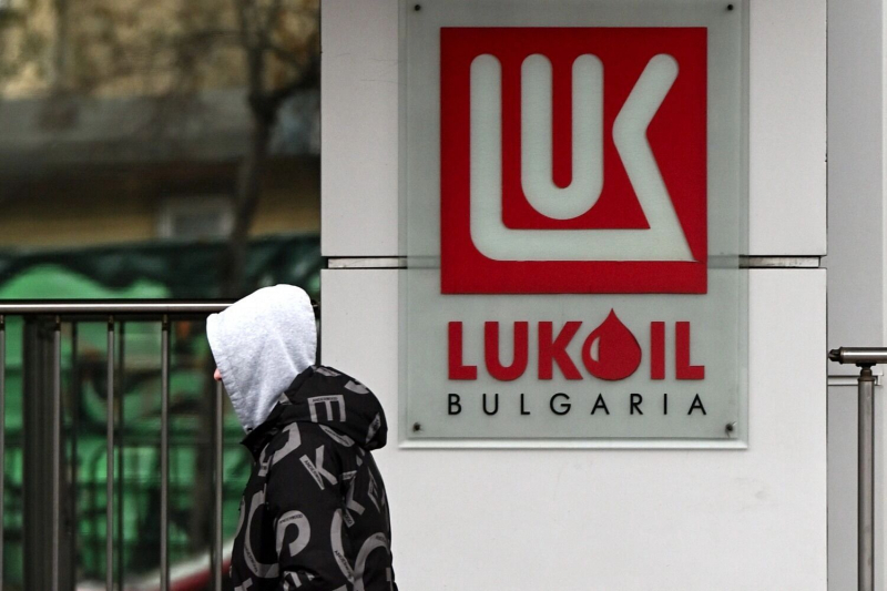 Эксперт ТЭК Юшков: &laquo;Для &bdquo;Лукойла&ldquo; нависла опасность национализации активов в Европе&raquo;