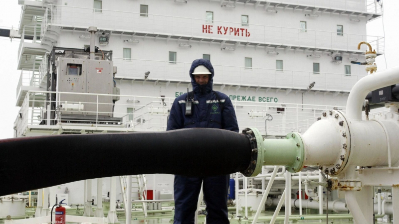 И кнутом, и пряниками: как Запад принуждает Индию к отказу от российской нефти