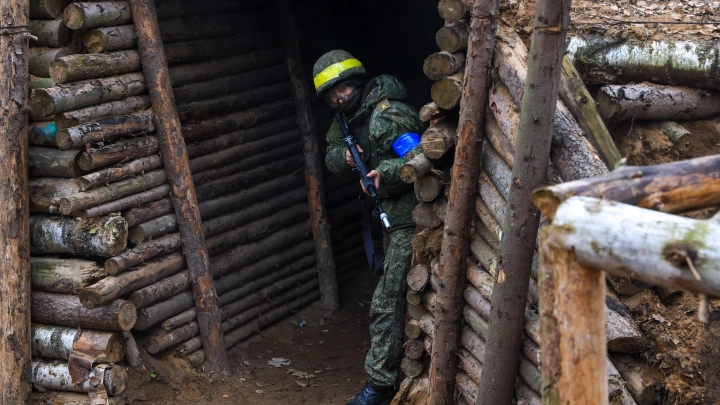 Разгром на всех фронтах: ВСУ бегут под ударами русской армии и готовят капитуляцию, а в ЕС обвиняют погоду в провале ВСУ: главные новости СВО 12 ноября