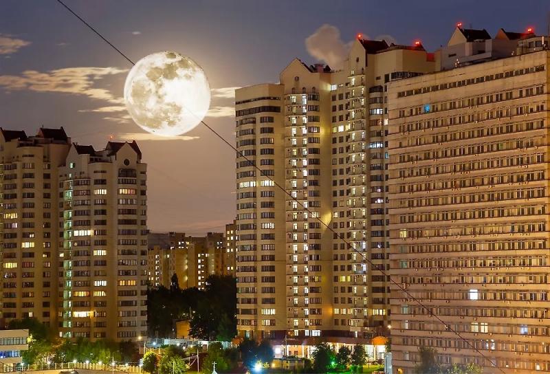 Земляне увидят суперлуние в ночь на четверг